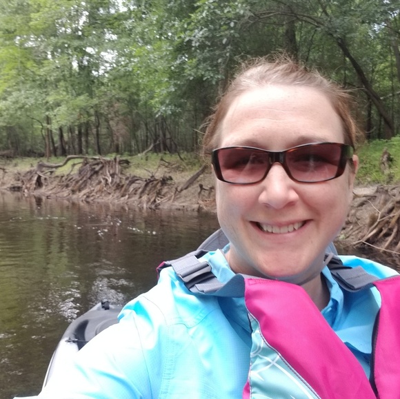 Meet Your Posher - Picture 4 of 7